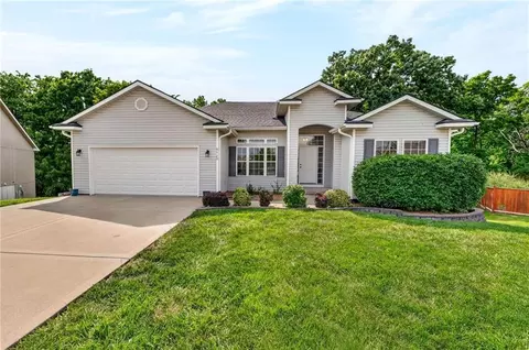 8720 N Belton Ave, Kansas City, MO 64154