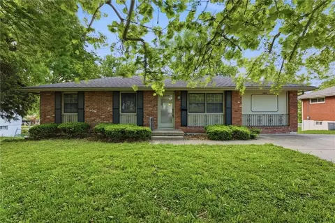 1004 NW R D Mize Rd, Blue Springs, MO 64015