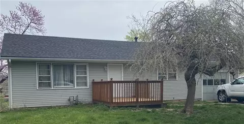 3708 NE 43rd St, Kansas City, MO 64117