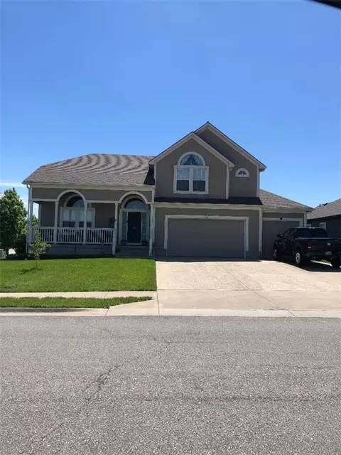 1501 1501 Johnston Drive Dr, Raymore, MO 64083