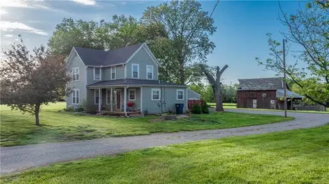 3448 Wyandotte Rd, Meriden, KS 66512