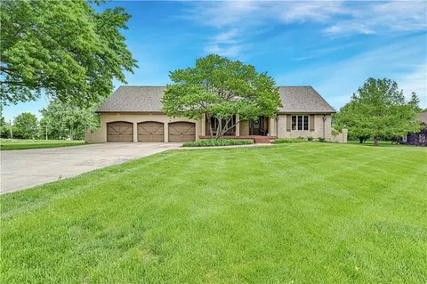 11260 W 155th Ter, Overland Park, KS 66221