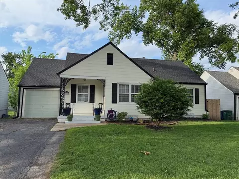 5000 W 51st St, Roeland Park, KS 66205