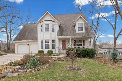 10913 Oak Dr, Kansas City, KS 66109