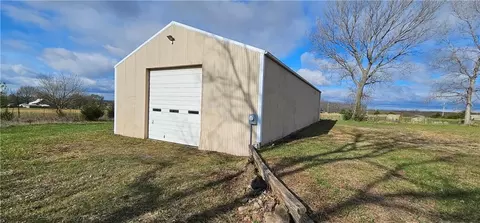 29311 W 231st St, Spring Hill, KS 66083