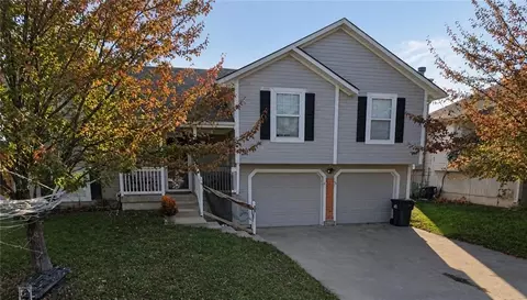 813 Ridgeview St, Grain Valley, MO 64029