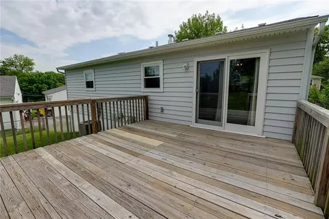 Exterior - 906 N Ponca Dr, Independence, MO 64056 photo 9 of 12