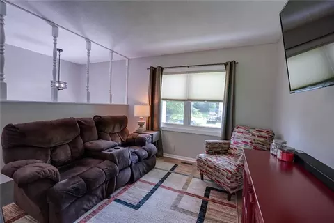Living - 906 N Ponca Dr, Independence, MO 64056 photo 2 of 4