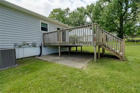 Exterior - 906 N Ponca Dr, Independence, MO 64056 photo 7 of 12