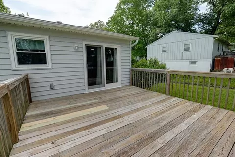 Exterior - 906 N Ponca Dr, Independence, MO 64056 photo 8 of 12