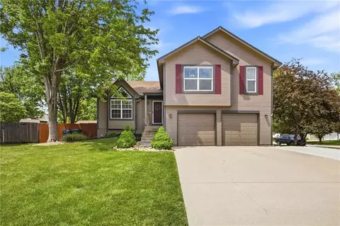 1039 N Logan St, Olathe, KS 66061