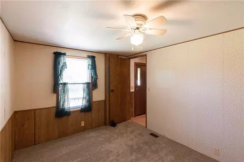Bedroom - 309 N North St, Windsor, MO 65360 photo 3 of 6
