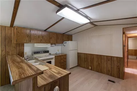 Kitchen - 309 N North St, Windsor, MO 65360 photo 2 of 2