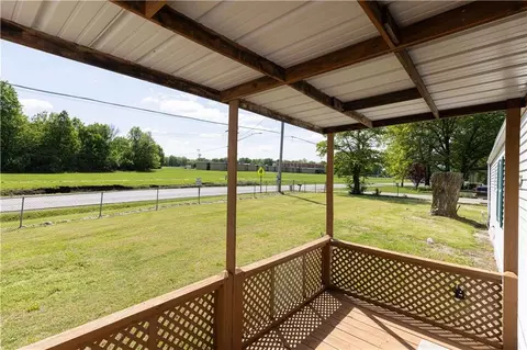 Exterior - 309 N North St, Windsor, MO 65360 photo 2 of 9