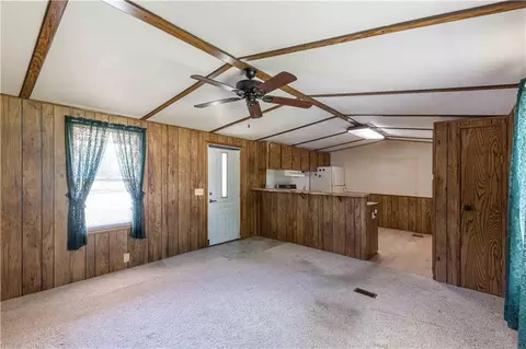 Living - 309 N North St, Windsor, MO 65360 photo 2 of 4