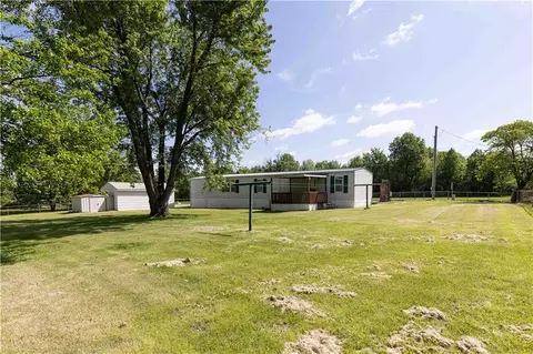 Exterior - 309 N North St, Windsor, MO 65360 photo 5 of 9