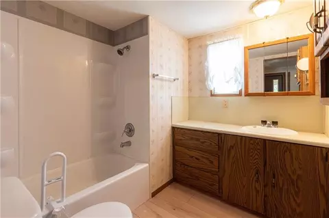 Bath - 309 N North St, Windsor, MO 65360 photo 2 of 2
