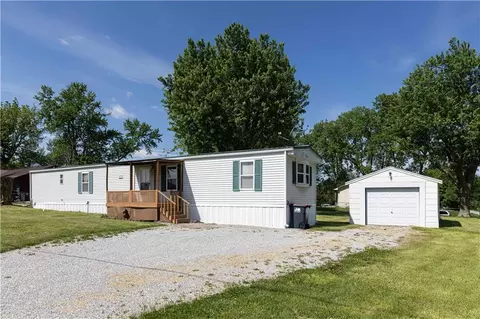 Other - 309 N North St, Windsor, MO 65360 photo 2 of 4