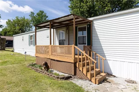 Exterior - 309 N North St, Windsor, MO 65360 photo 3 of 9