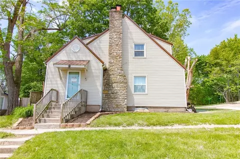 219 S Front St, Pleasant Hill, MO 64080