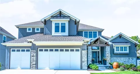 2504 W 179th St, Overland Park, KS 66085