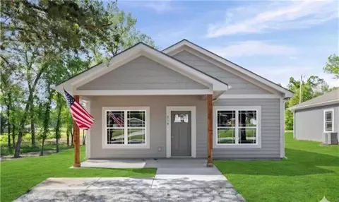 214 W 4th St, Pomona, KS 66076