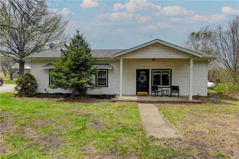 12010 S Moonlight Rd, Olathe, KS 66061