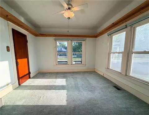 Living - 524 W Cherry St, Nevada, MO 64772 photo 7 of 8