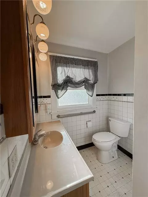 Bath - 524 W Cherry St, Nevada, MO 64772 photo 1 of 2