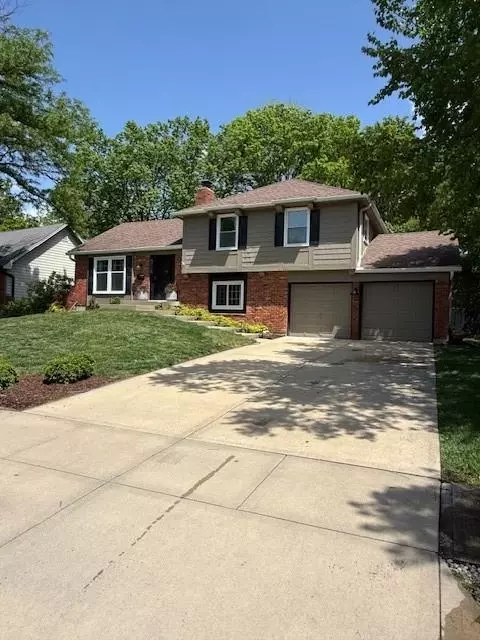 9715 Craig St, Overland Park, KS 66212