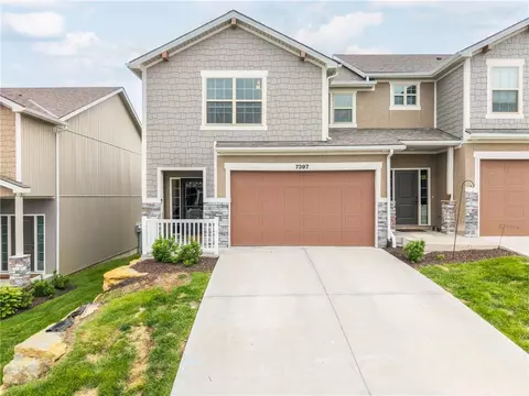7397 Grand Slam St, Parkville, MO 64152