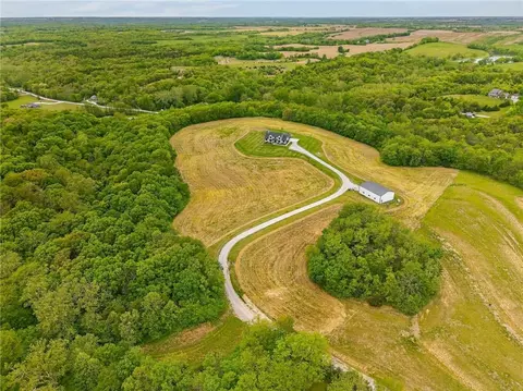 View/Area - 7563 County Road 421 Rd, Amazonia, MO 64421 photo 1 of 7