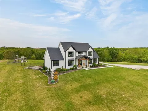 Exterior - 7563 County Road 421 Rd, Amazonia, MO 64421 photo 4 of 12