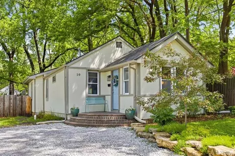 10 W 82nd Ter, Kansas City, MO 64114