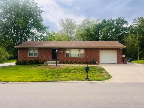 1001 Maple St, Atchison, KS 66002
