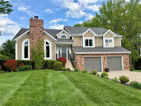 7805 NW Roberts Rd, Weatherby Lake, MO 64152