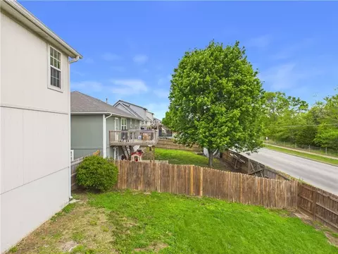 Exterior - 719 Brookside Dr, Warrensburg, MO 64093 photo 7 of 7