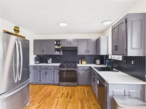 Kitchen - 719 Brookside Dr, Warrensburg, MO 64093 photo 4 of 6
