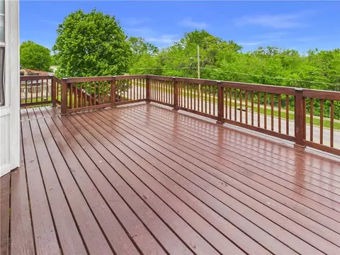 Exterior - 719 Brookside Dr, Warrensburg, MO 64093 photo 3 of 7
