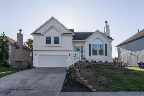 14891 S Summit St, Olathe, KS 66062