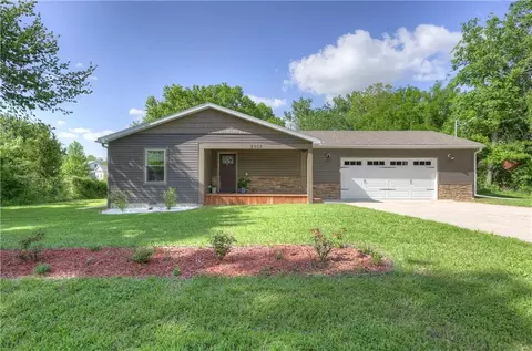 2017 E 14th St, Pittsburg, KS 66762