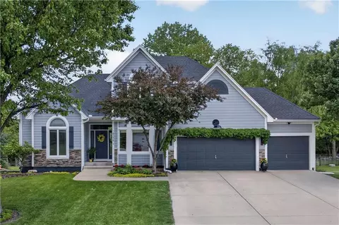 18224 153rd St, Basehor, KS 66007