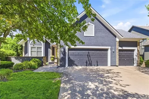 15706 S Widmer St, Olathe, KS 66062