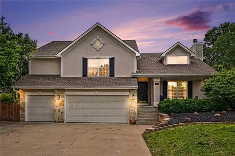 4304 Kensington Dr, Saint Joseph, MO 64506