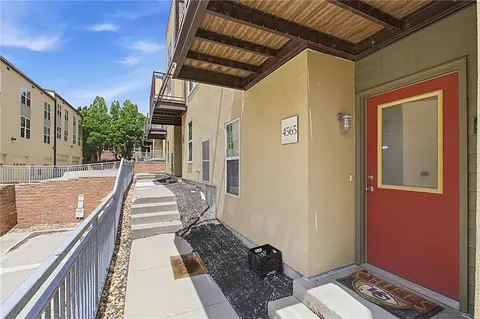 4565 Madison Ave, Kansas City, MO 64111