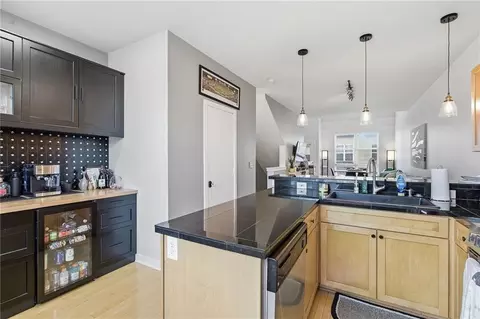 4565 Madison Ave, Kansas City, MO 64111
