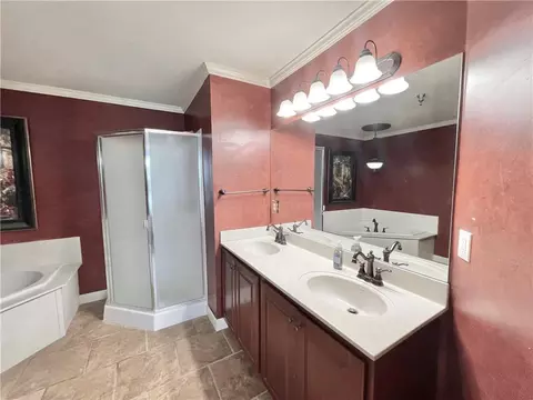 Bath - 4800 Eagleview Dr, Osage Beach, MO 65065 photo 1 of 5