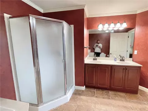 Bath - 4800 Eagleview Dr, Osage Beach, MO 65065 photo 3 of 5