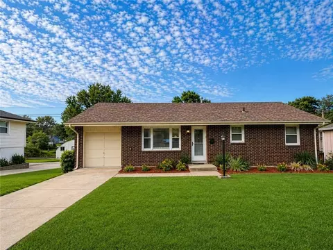 6700 E 135th St, Grandview, MO 64030