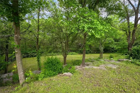 Exterior - 2408 S Ponca Ave, Independence, MO 64057 photo 5 of 6